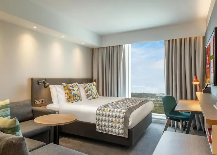 Standard Queen Room